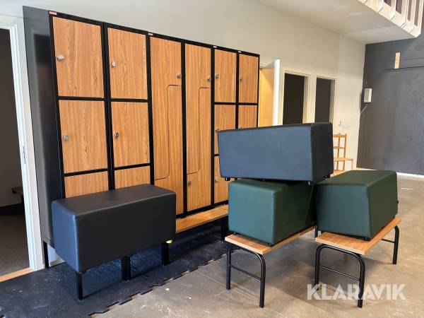 Omklädningsskåp Sonesson 18st skåp inkl bänkar och hängare