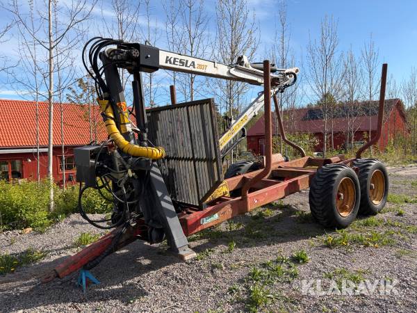 Huggarvagn Moheda med Kesla 203T kran