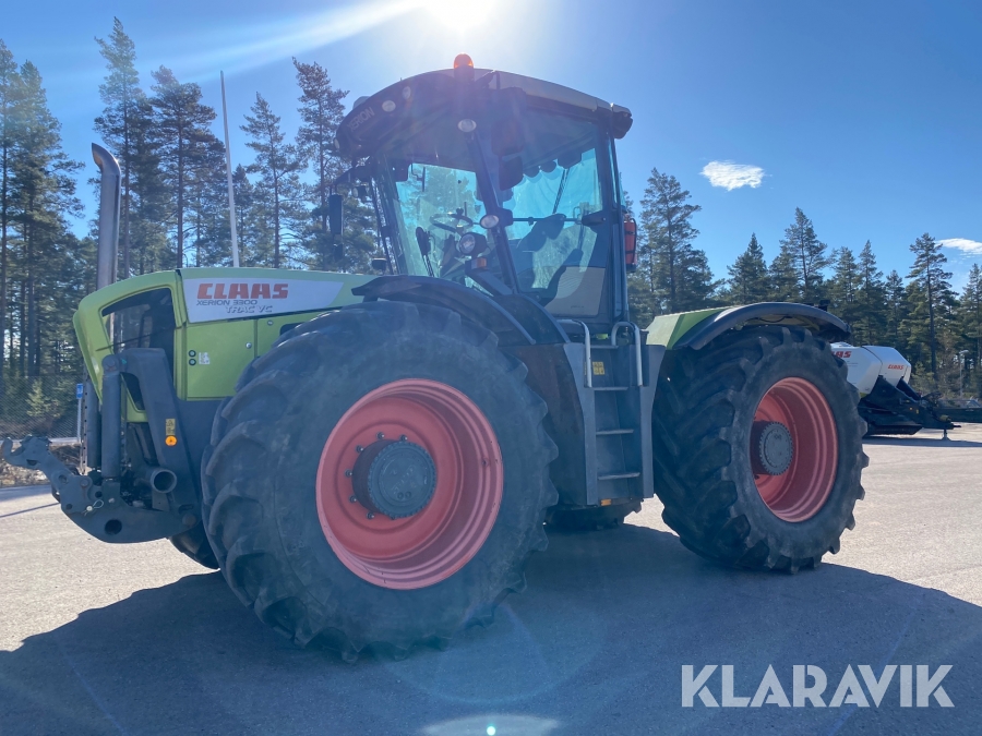 Traktor Claas Xerion 3000 Trac VC