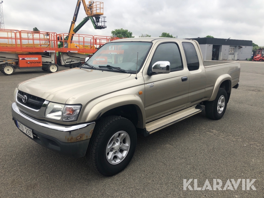 Pickup Toyota Hilux X-Cab  4WD