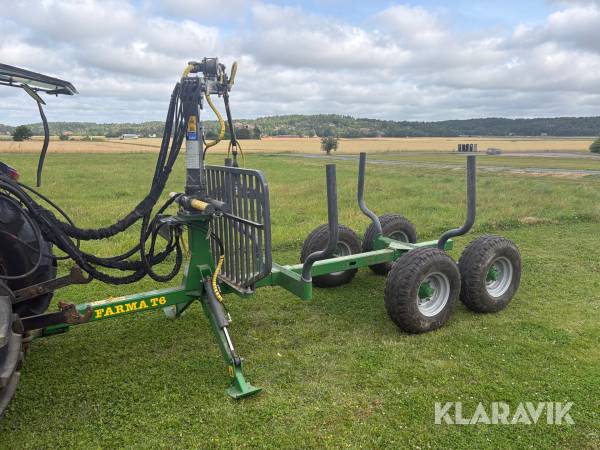 Skogsvagn Farma T6 med kran