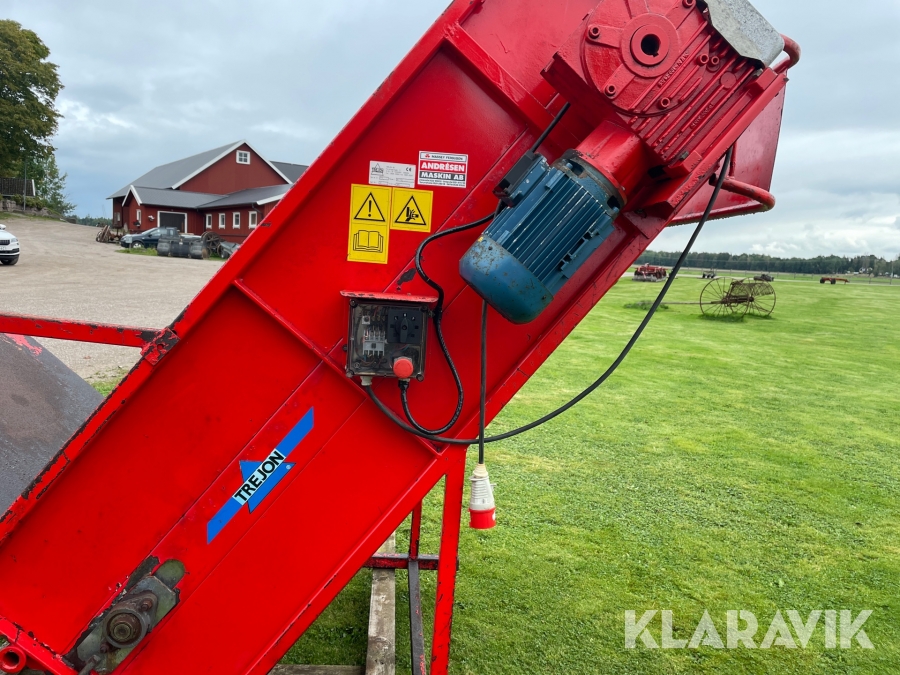 Klaravik Auktioner | Rundbalsupprullare Trejon Rullman