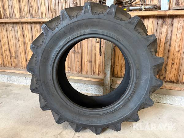 Traktordäck Taurus 12.4R24 1 st