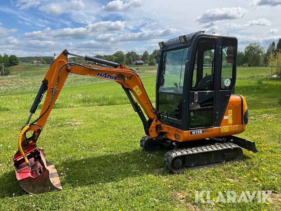 Minigrävare Hanix H15B plus-2 med redskap
