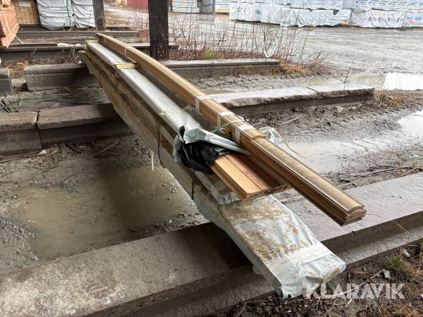 Parti med foder och socklar Eskebo