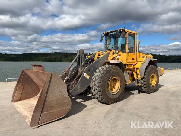 Hjullastare Volvo L120E med skopa och tillbehör
