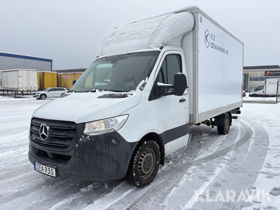 Skåpbil Mercedes-Benz Sprinter med bakgavellyft