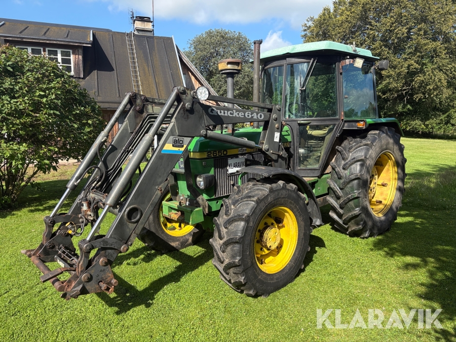 Traktor John Deere 2650 med frontlastare