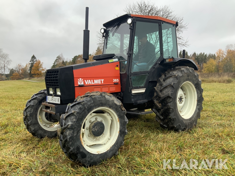 Traktor Valmet 365-4 skogshytt
