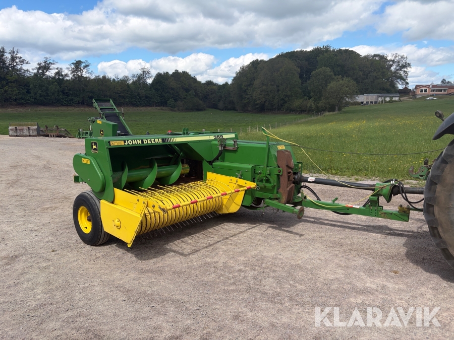 Småbalspress John Deere 359