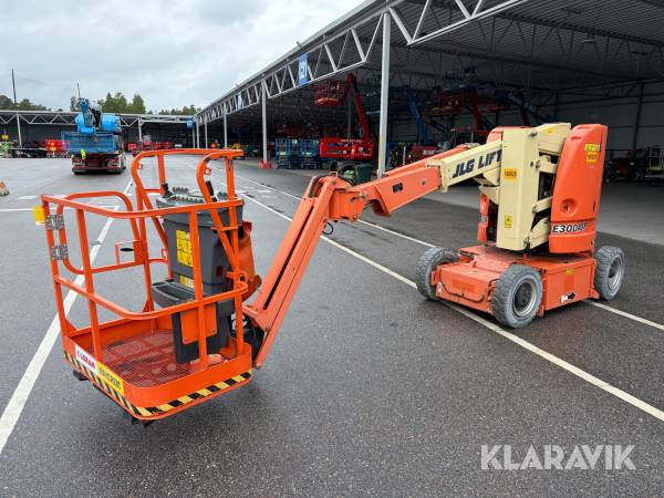 Vikbomlift JLG E300AJP