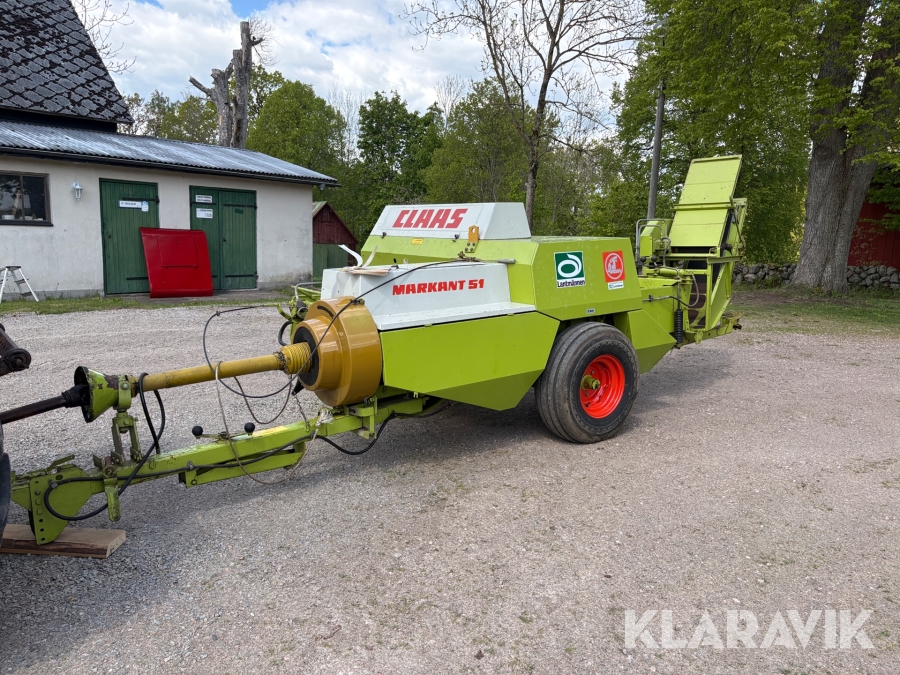Småbalspress Claas Markant 51 med balkastare