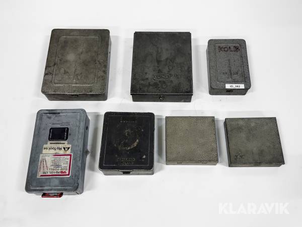 3st plåtaskar med sorterade borr i dimensioner