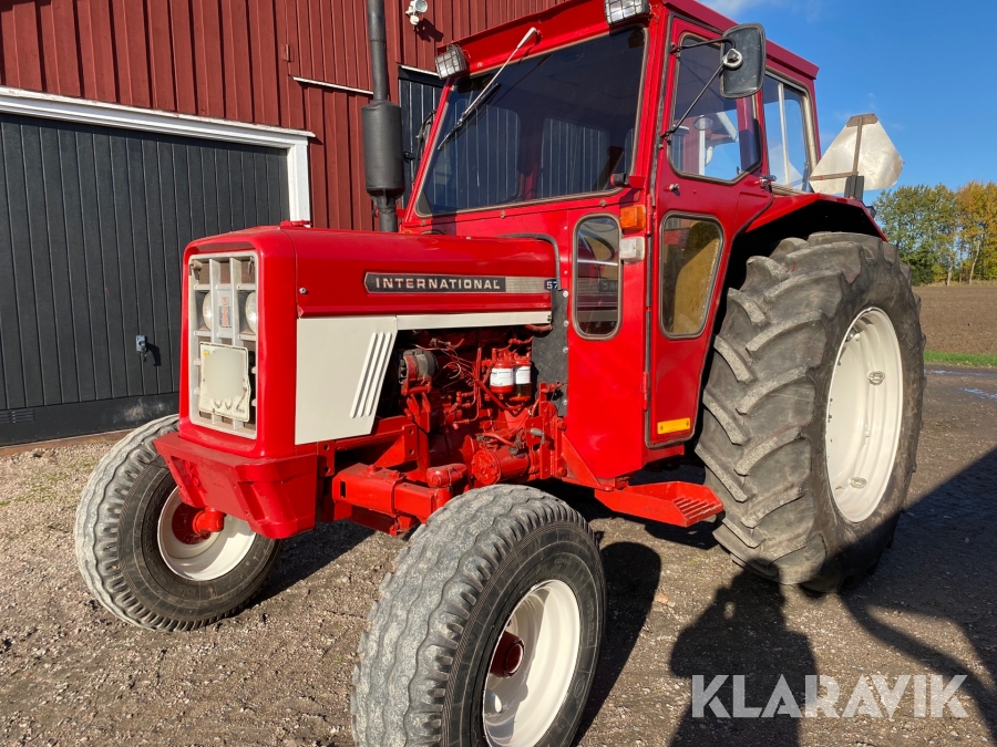 Traktor IH 574 International