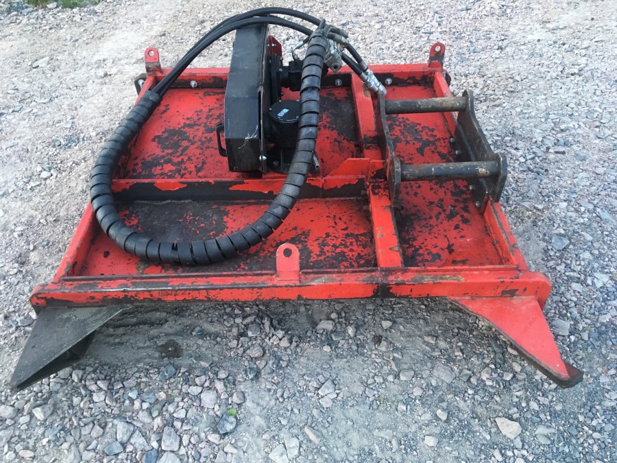 Buskröjare kedjeröjare.