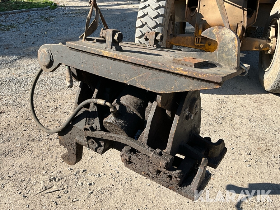 Hydrauliskt tilbart Redskapsfäste B20 B20