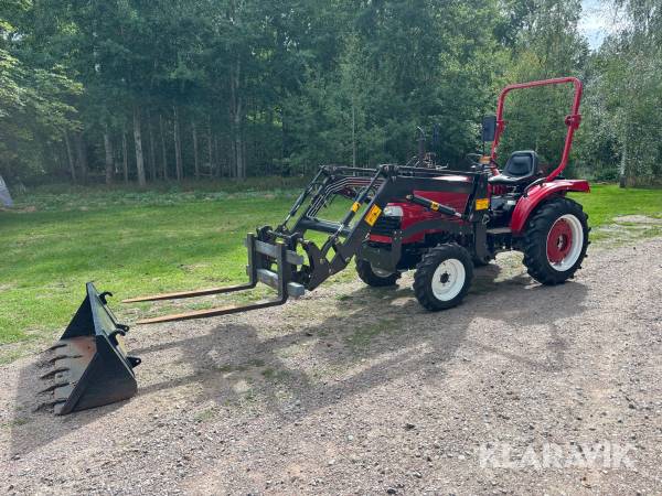 Traktor Jinma 244E med frontlastare och redskap