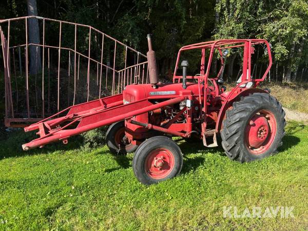 Veterantraktor Nuffield 342 med lastare