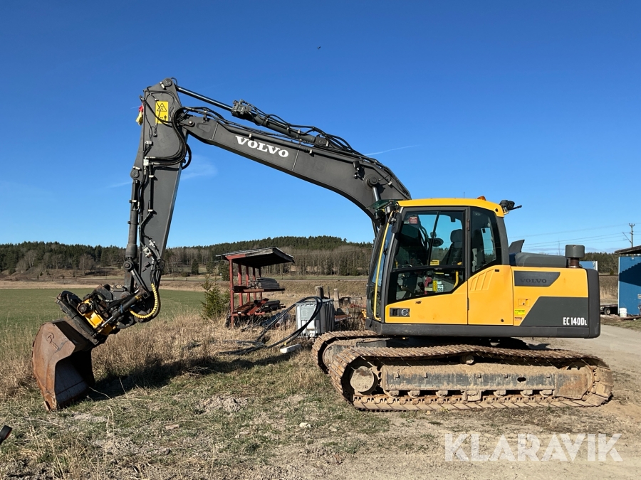 Grävmaskin Volvo EC140DL med tiltrotator och skopa