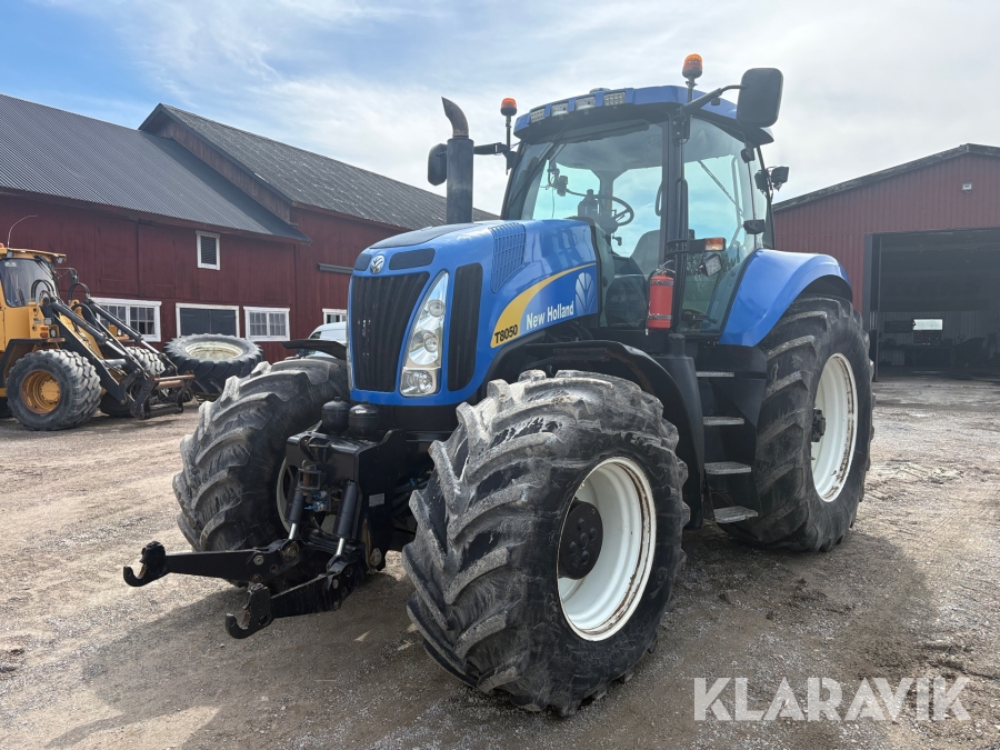 Traktor New Holland T8050
