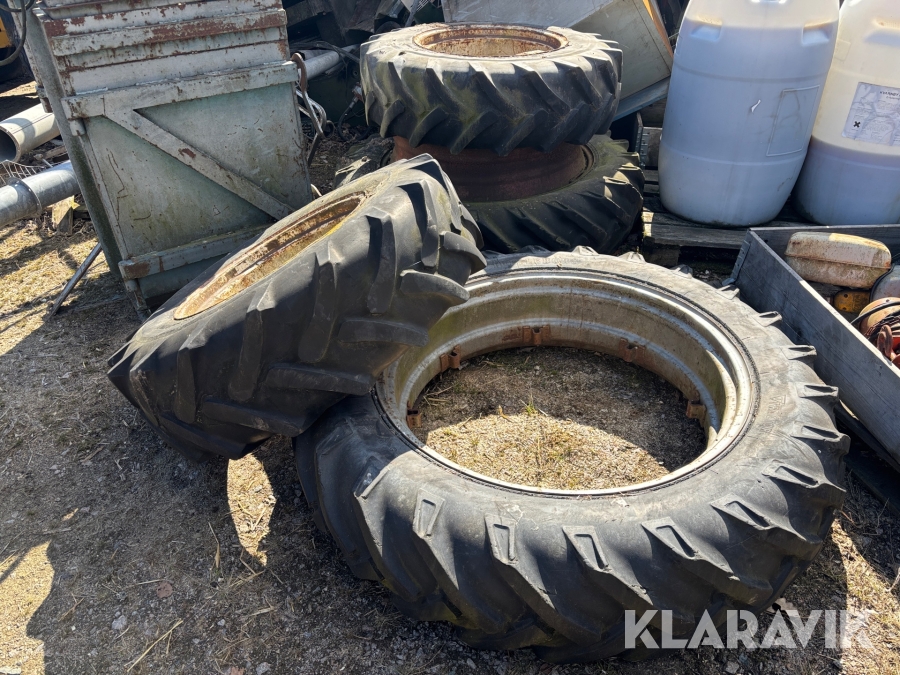 Dubbelmontage 13.6R24 och 13.6R38