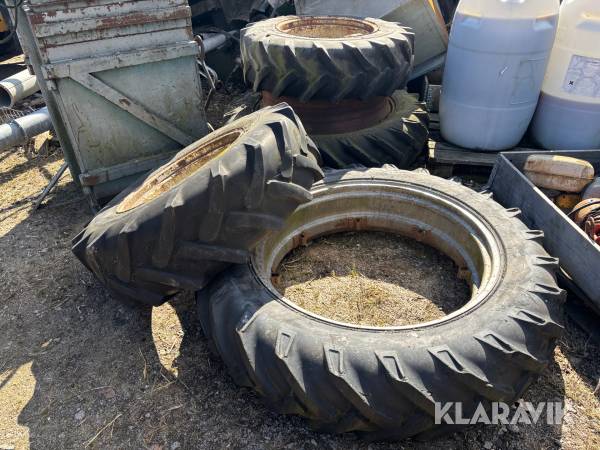 Dubbelmontage 13.6R24 och 13.6R38