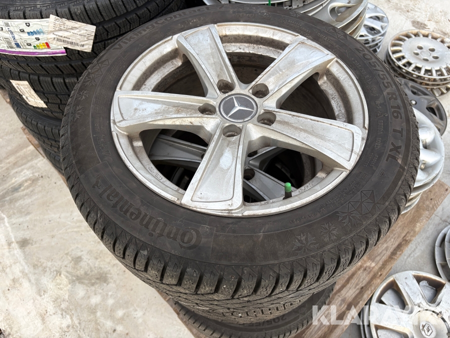 Odubbade vinterdäck med fälg Continental VikingContact 7 205/55 R 16 4 st