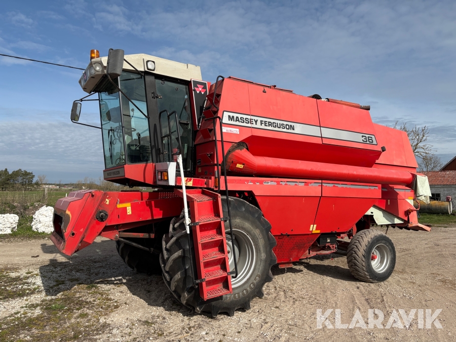 Skördetröska Massey Ferguson 36 20fot bord