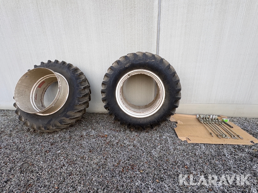 Dubbelmontage Firestone All Traction 23 Med distansringar samt spännare