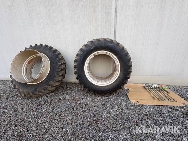 Dubbelmontage Firestone All Traction 23 Med distansringar samt spännare