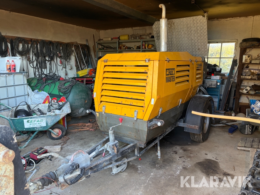 Betongpump Turbosol Betong Master med slangar