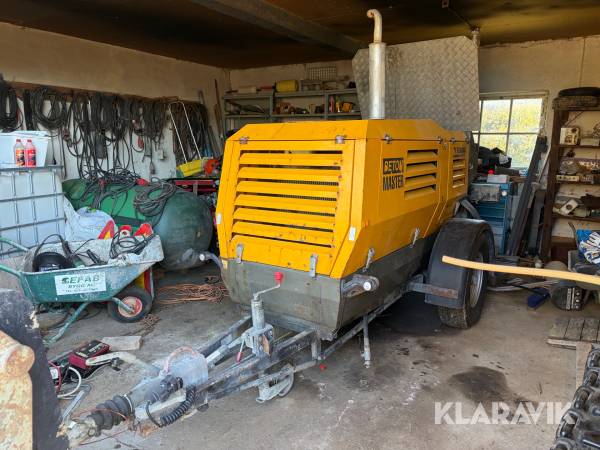 Betongpump Turbosol Betong Master med slangar