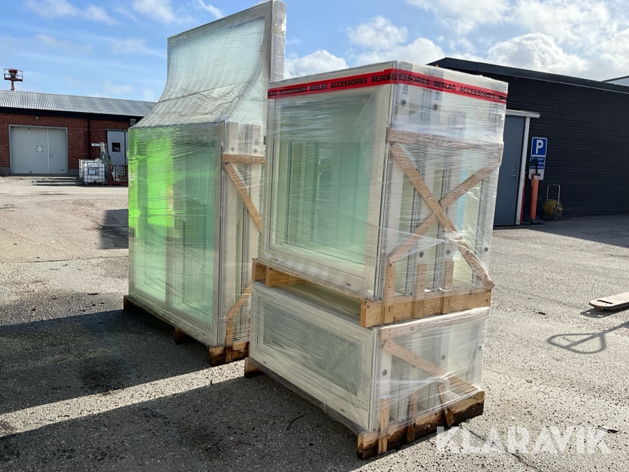 Parti med Leiab Haga trä-aluminium fönster  (14 st nya)
