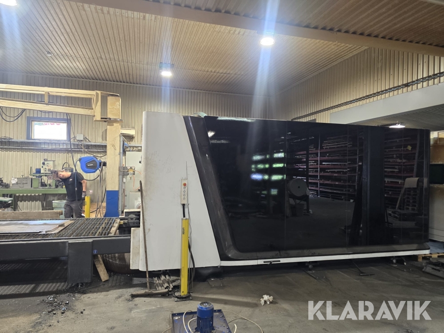 Laserskärmaskin