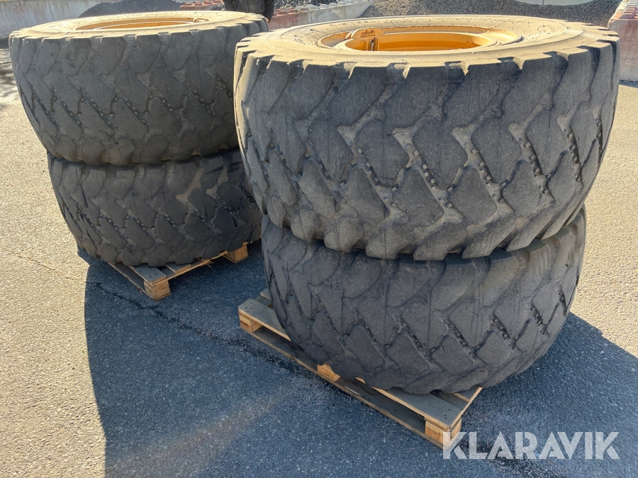 Entreprenaddäck med fälg Bridgestone 650/65R25 till Ljungby L15