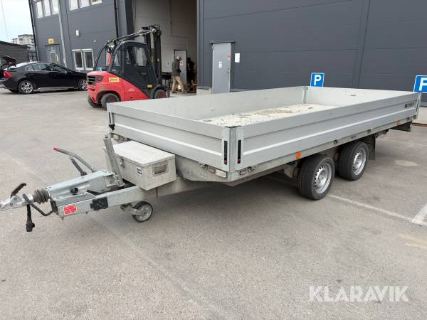 Personbilssläp med ramper Westbay Donna2 B