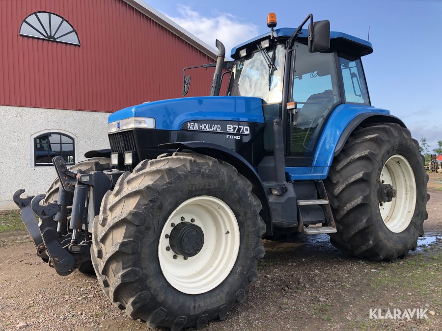 Traktor New Holland 8770 Nyservad