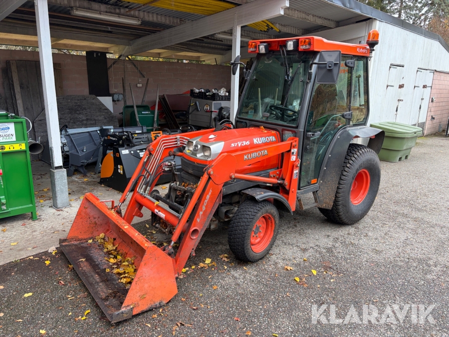 Traktor Kubota STV 36 med redskap