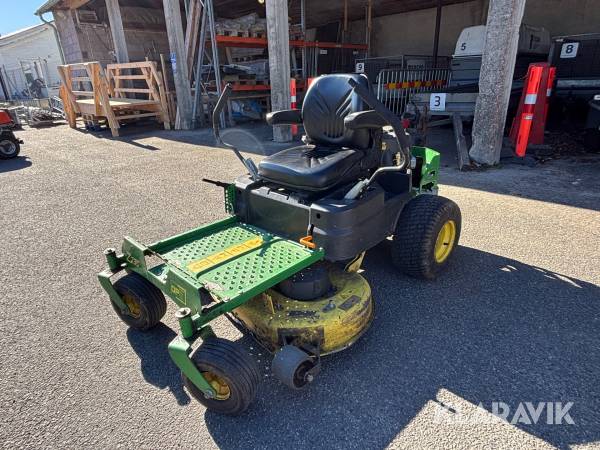 Åkgräsklippare John Deere Z235