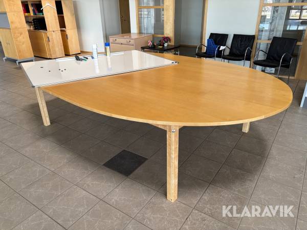 Kontorsbord med whiteboardtavla