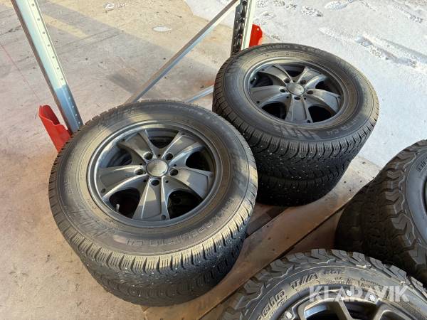 Däck 215/65R16C Nokian Hakkapeliitta C4 med fälgar 4st