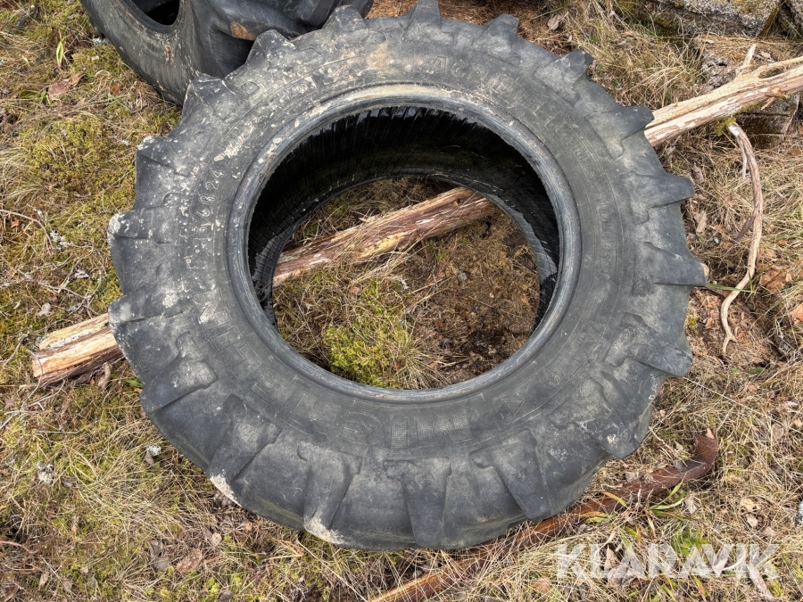 Traktordäck Michelin 13.6R24