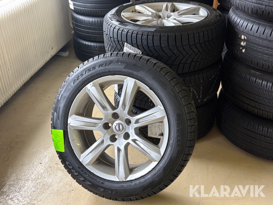 Däck 225/55R17  Pirelli Ice Zero FR 4st