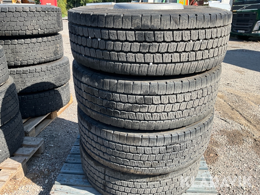 Lastbilsdäck Bridgestone 315/70-22,5 4st
