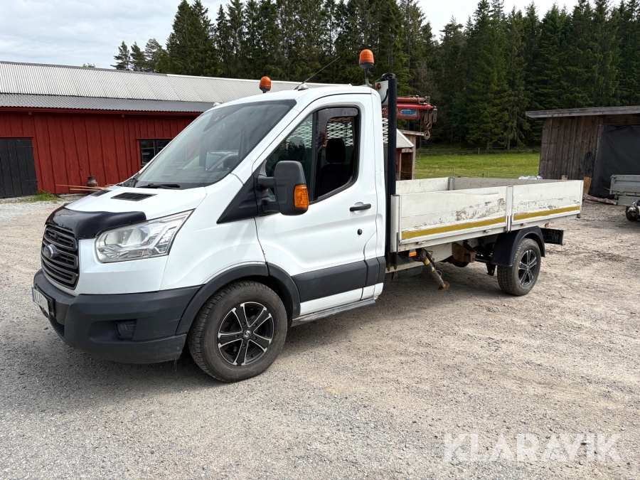 Lätt lastbil Ford Transit med kran