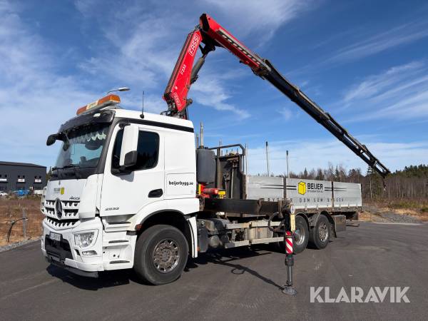 Kranbil Mercedes-Benz Arocs 2532 med Fassi F 235