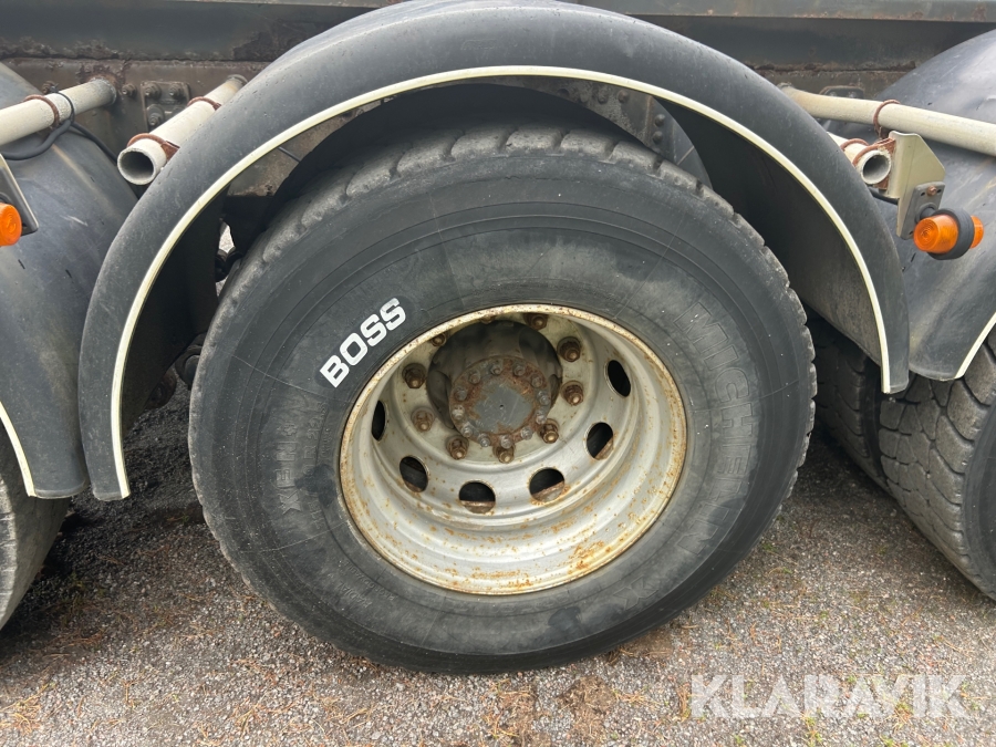 Lastväxlare Volvo FH12 6X4 plogutrustad