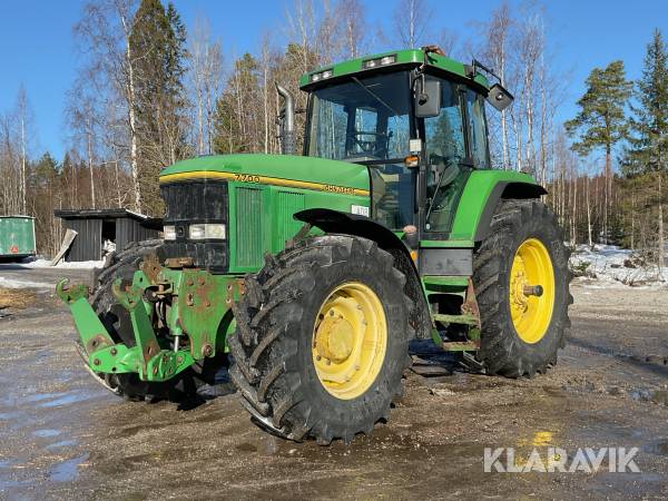 Traktor John Deere 7700