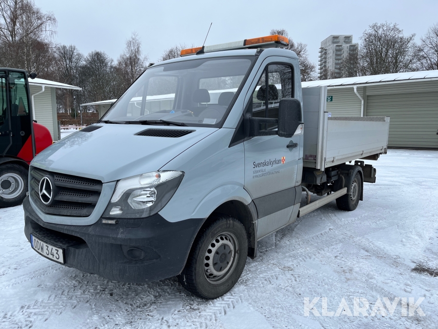 Lätt Lastbil Mercedes-Benz Sprinter med Palfinger lastväxlare