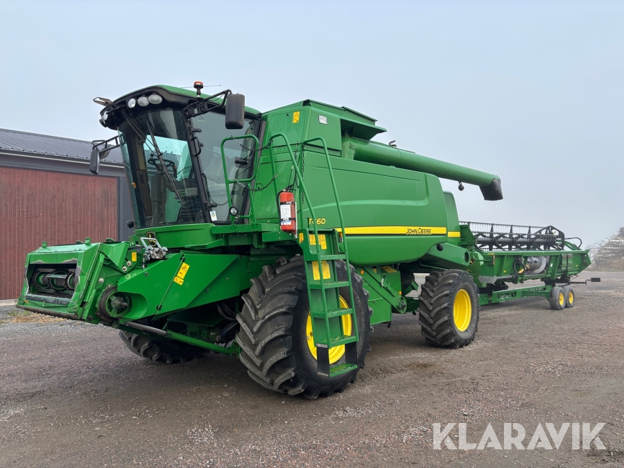 Skördetröska John Deere T660 med 625R skärbord 25Fot
